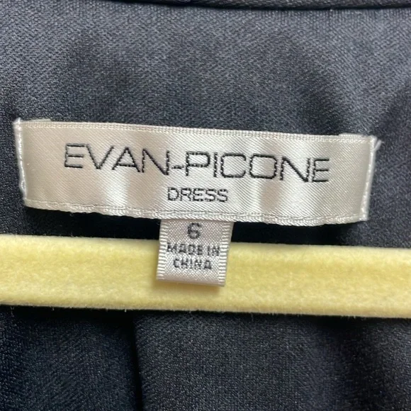 Evan Picone Halter Dress - Picture 3 of 9